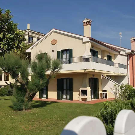 Appartamenti In Residence Portosole E Residence Tamerici Con Piscina-Cavallino Treporti Exterior photo