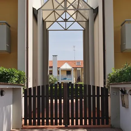 Appartamenti In Residence Portosole E Residence Tamerici Con Piscina-Cavallino Treporti Exterior photo