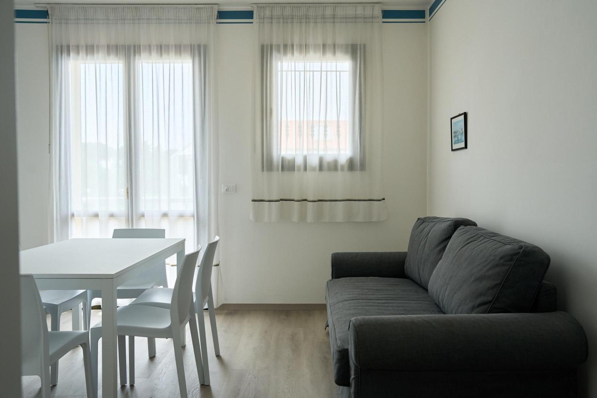 In Portosole E Tamerici Con Piscina-cavallino Treporti Apartment